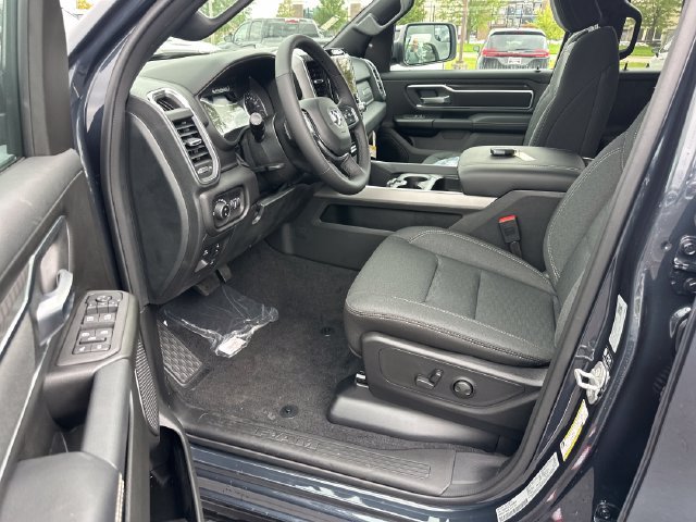 New 2027 RAM 1500 4x4 Crew Cab image 9