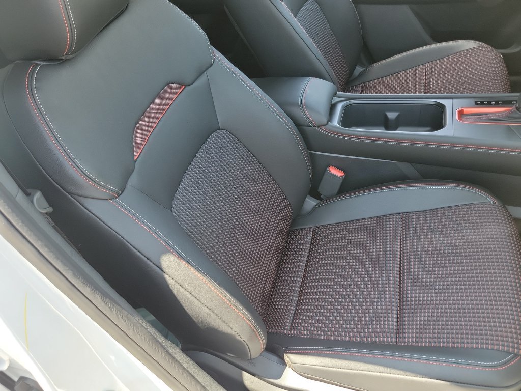 New 2026 Nissan Kicks SR FWD image 12