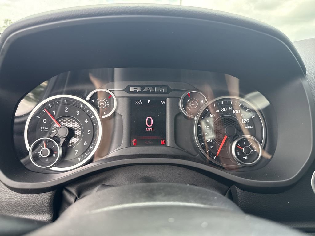 New 2026 RAM 1500 4x4 Crew Cab image 17