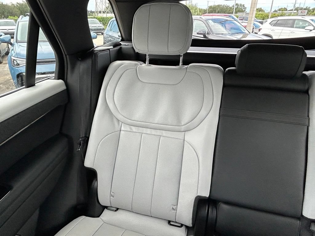 Used 2024 Land Rover Range Rover Sport Dynamic SE AWD/4WD image 12