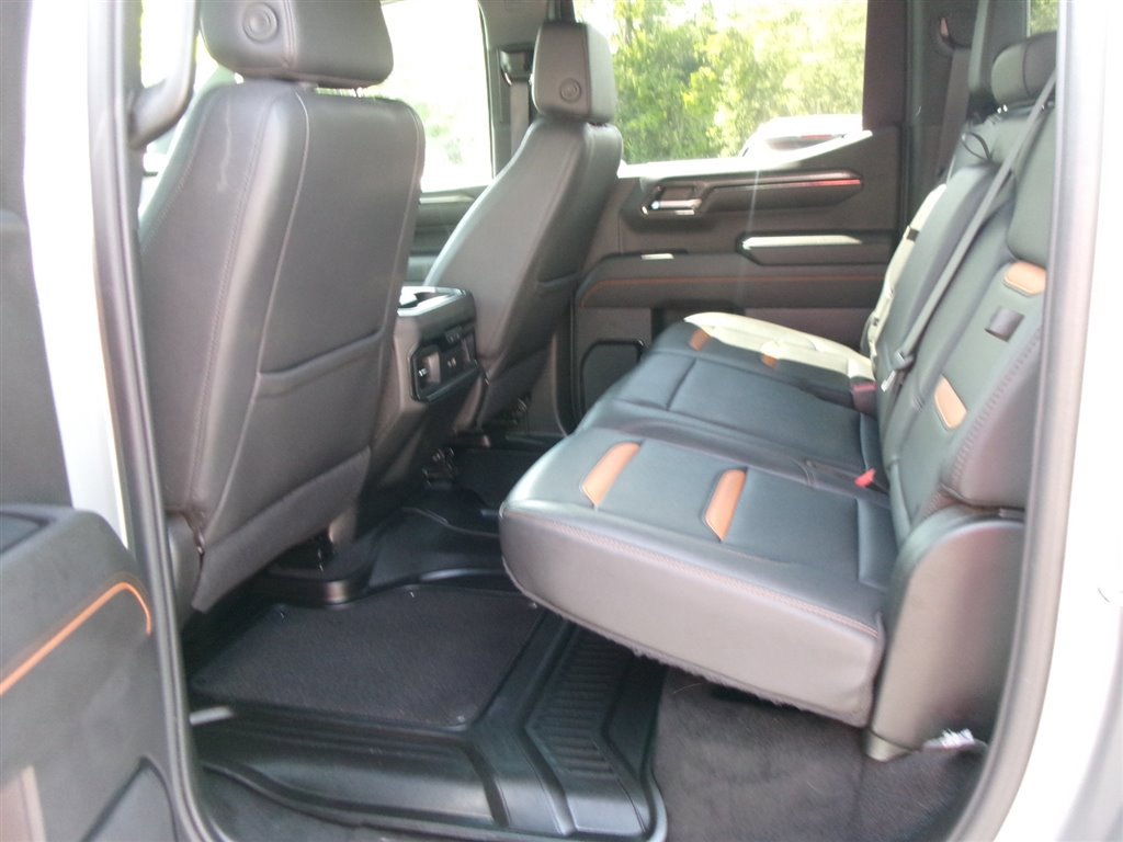 Used 2024 GMC Sierra 1500 AT4 w/ Technology Package image 16
