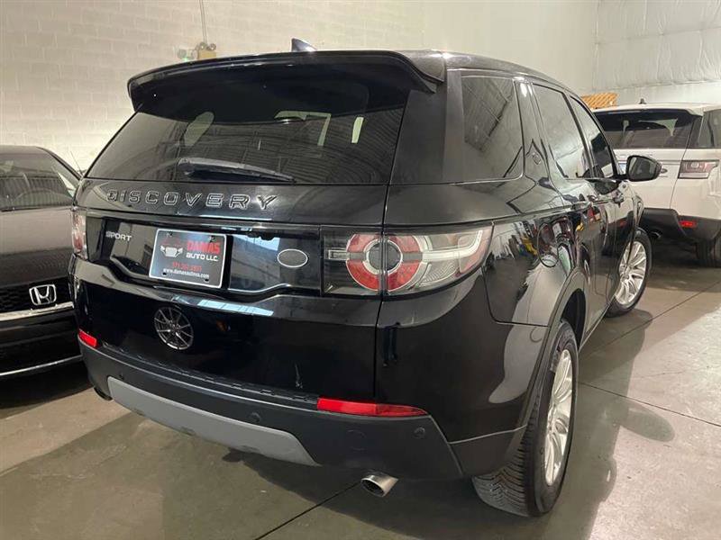 Used 2018 Land Rover Discovery Sport SE image 18