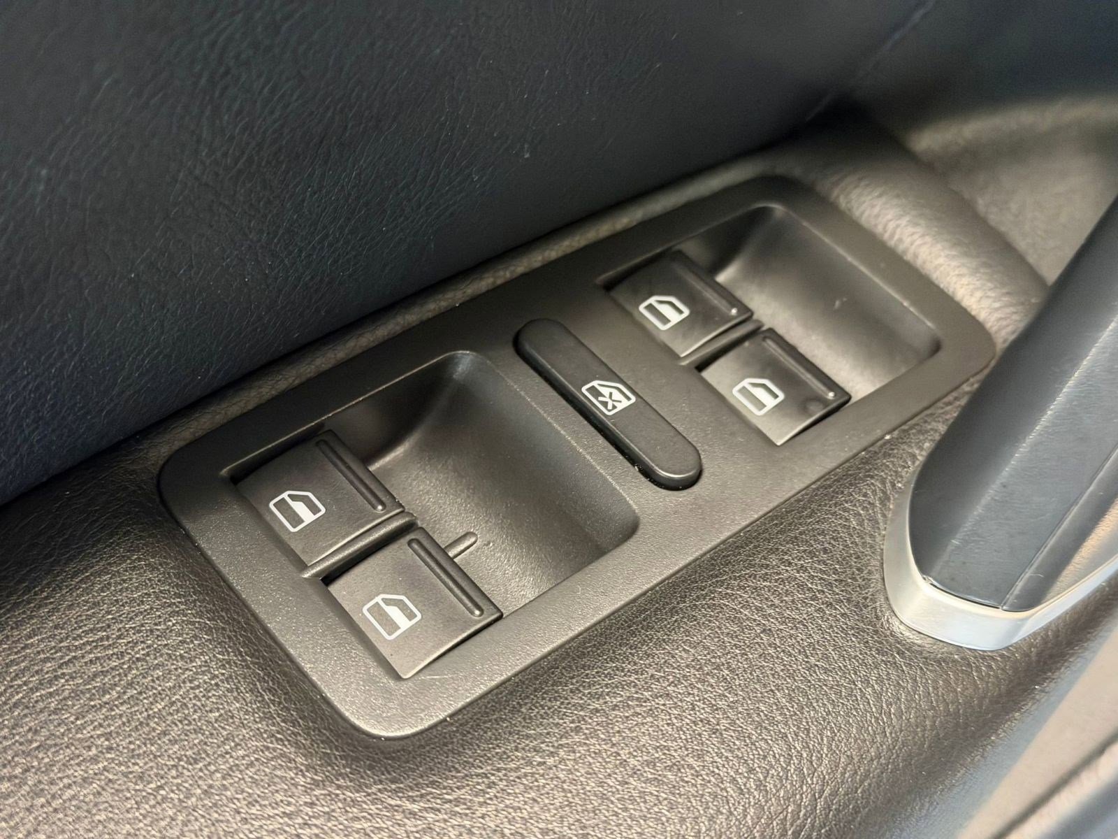 Used 2020 Volkswagen Passat 2.0T SEL image 23