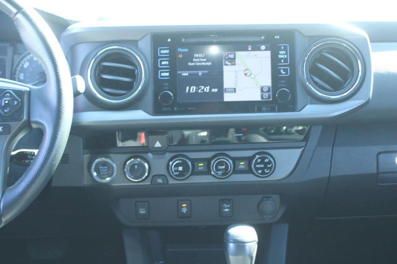 Used 2017 Toyota Tacoma TRD Sport w/ Tow Package image 15