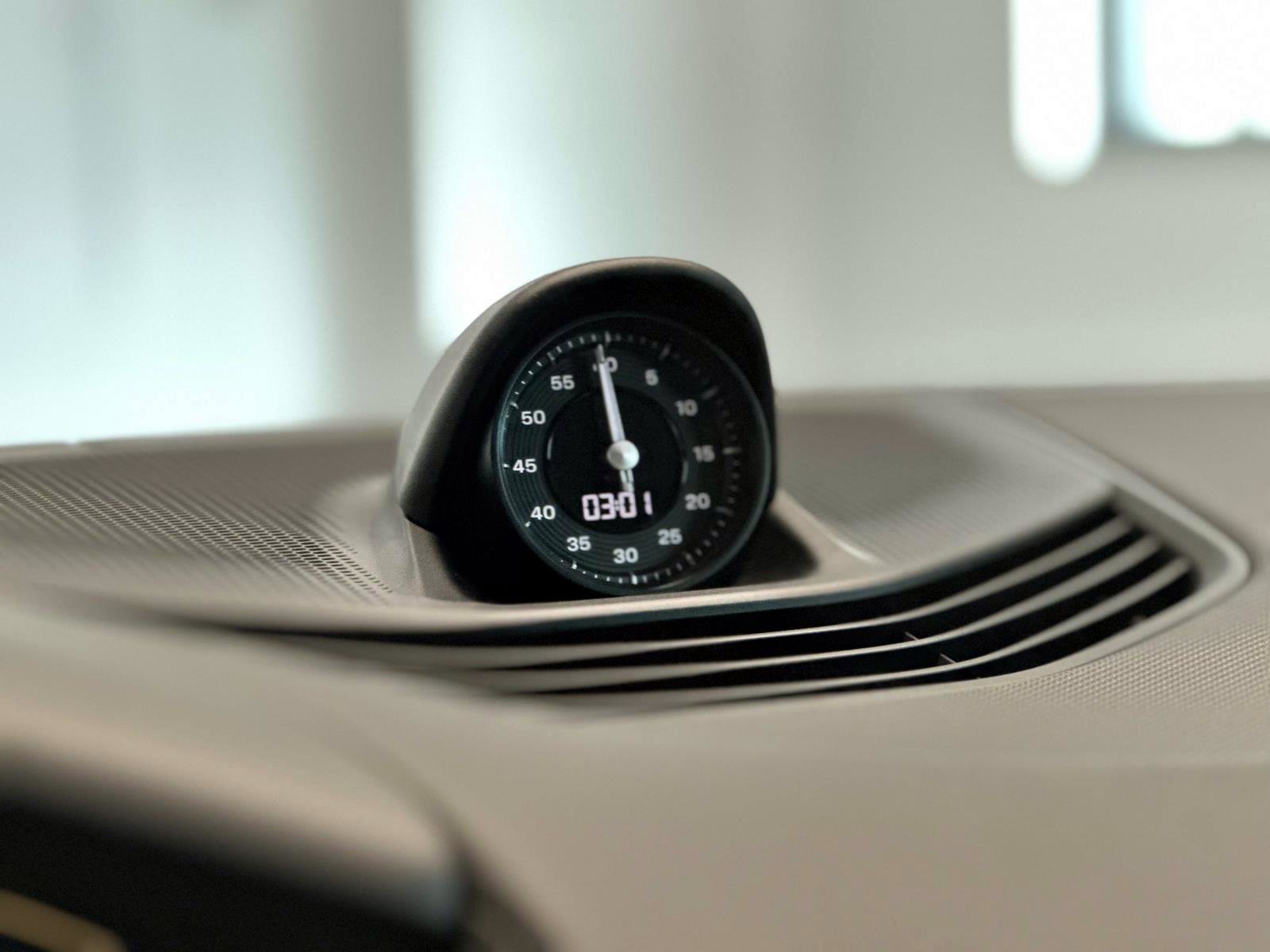 Certified 2025 Porsche Taycan image 22