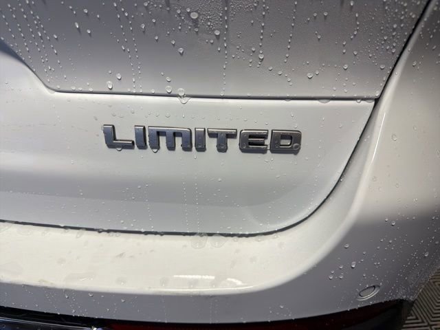 New 2025 Jeep Grand Cherokee L Limited w/ Luxury Tech Group II image 8