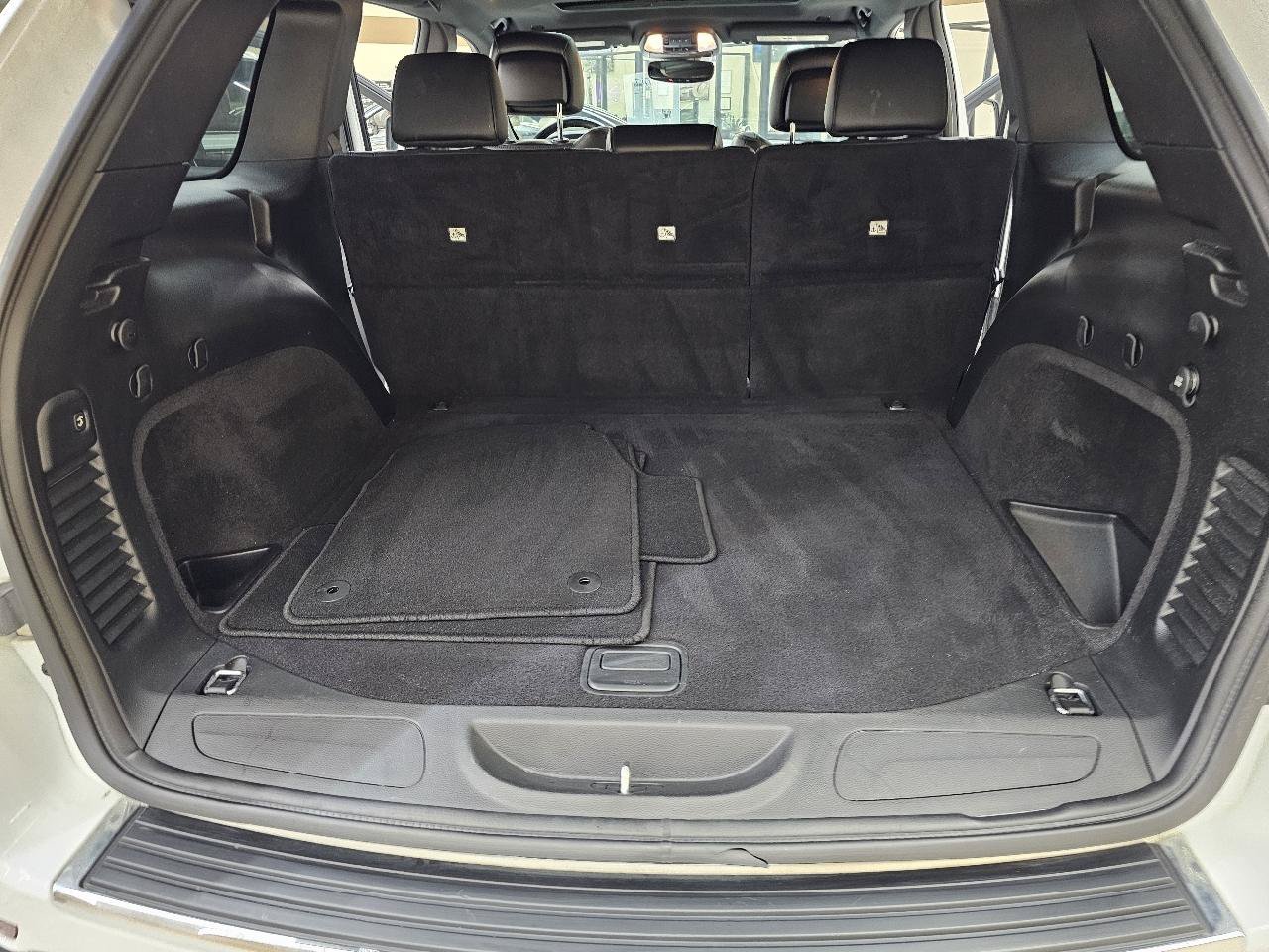 Used 2021 Jeep Grand Cherokee Limited RWD image 12