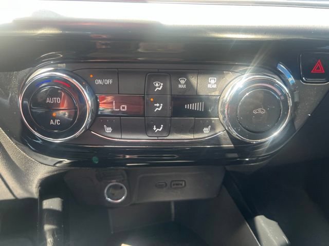 Used 2025 Chevrolet Trax LT w/ LT Convenience Package FWD image 33