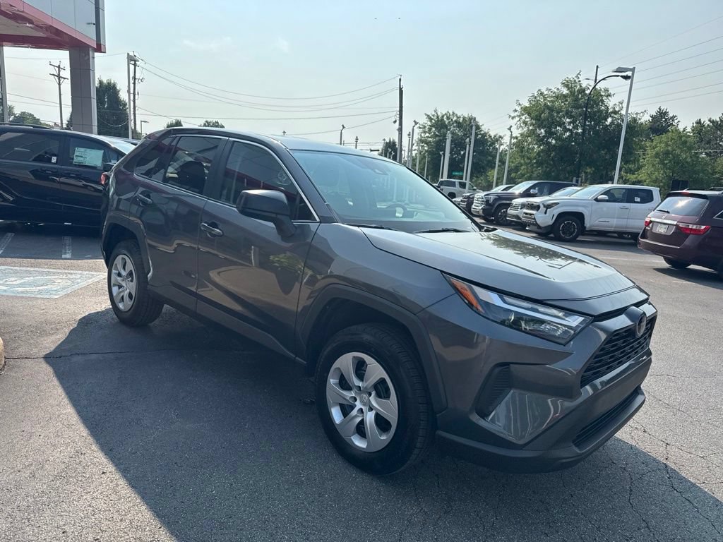 Used 2023 Toyota RAV4 LE AWD/4WD image 9