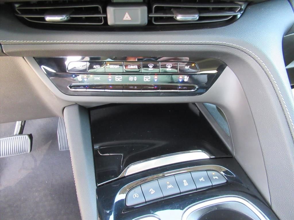 Used 2021 Buick Envision Avenir w/ Technology Package II image 26