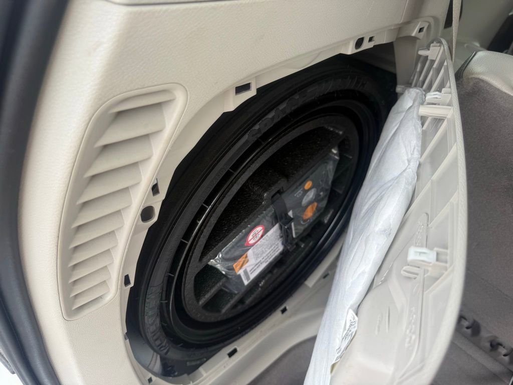 Used 2018 Chrysler Pacifica Touring-L image 53