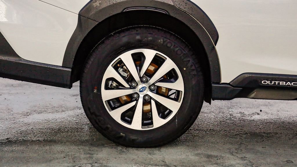 Used 2025 Subaru Outback Premium image 12