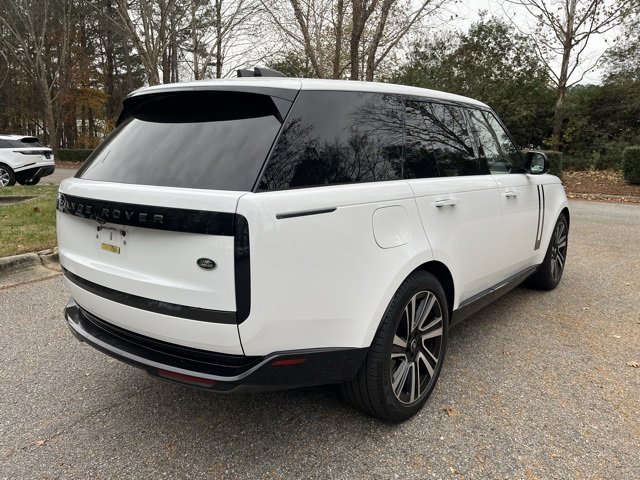 Used 2023 Land Rover Range Rover SE image 9