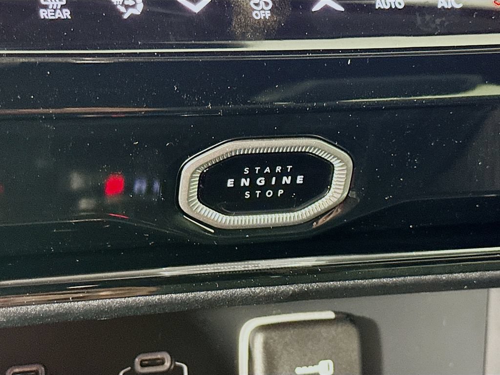 New 2026 Jeep Grand Cherokee Altitude AWD/4WD image 20