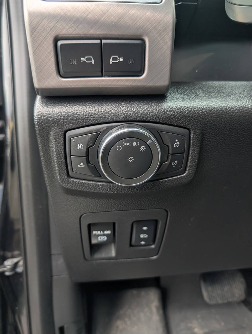 Used 2018 Ford F150 Limited AWD/4WD image 27