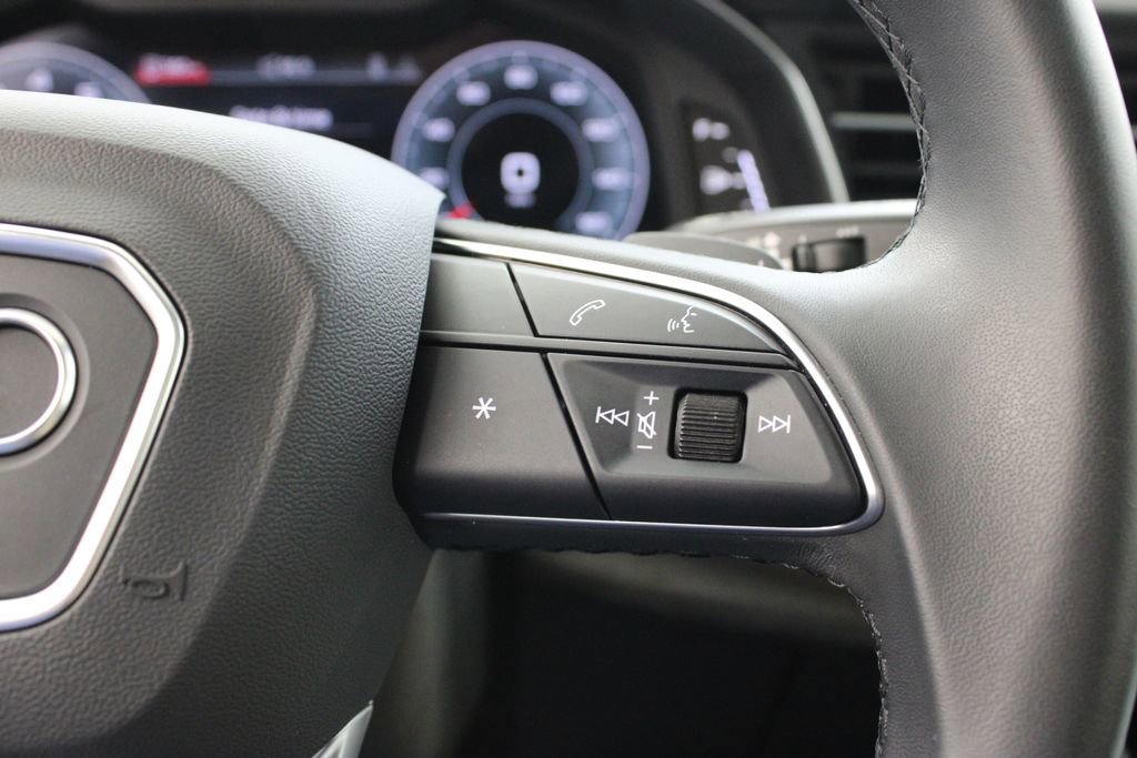 Used 2023 Audi Q7 2.0T Premium Plus w/ Premium Plus Package image 29