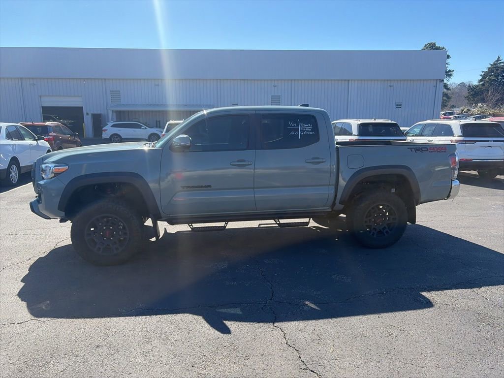 Used 2022 Toyota Tacoma TRD Off-Road image 4