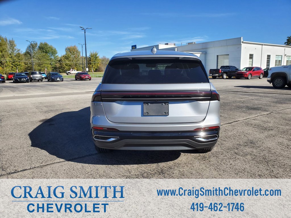 Used 2025 Lincoln Nautilus Premier image 5
