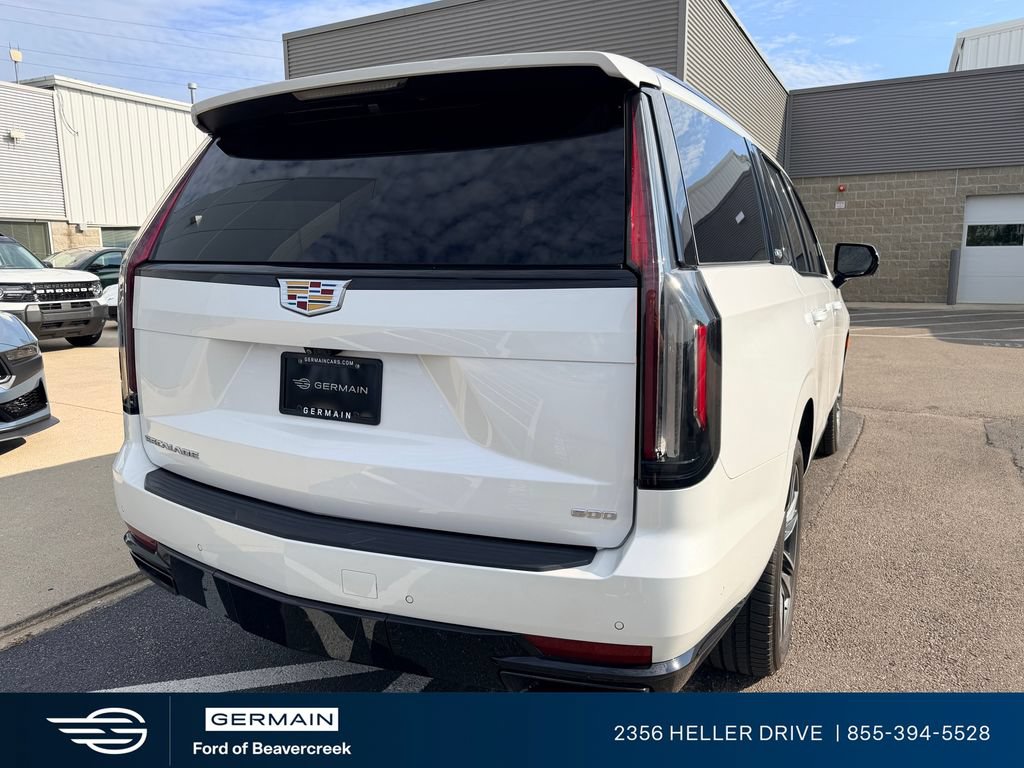 Used 2021 Cadillac Escalade Sport Platinum AWD/4WD image 3