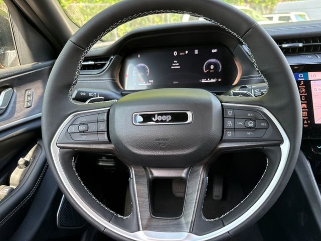 New 2026 Jeep Grand Cherokee L Limited w/ Limited Altitude Package AWD/4WD image 20