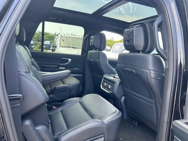 New 2027 Ford Expedition Max Platinum w/ Stealth Performance Package AWD/4WD image 8
