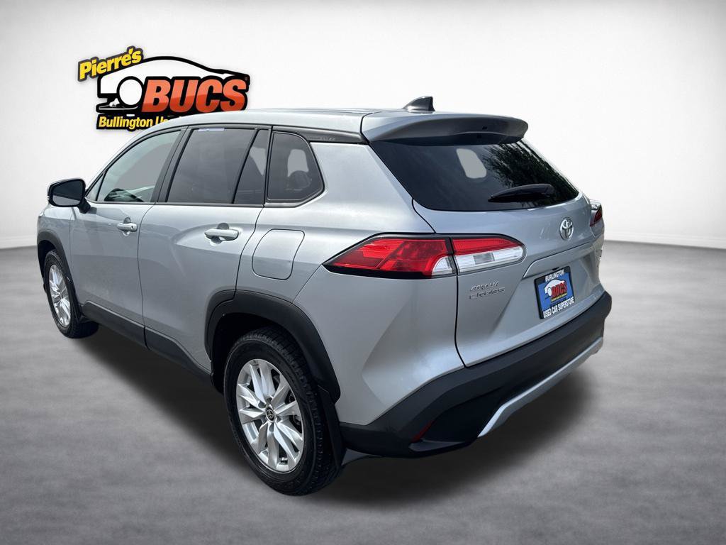 Used 2025 Toyota Corolla Cross LE AWD/4WD image 3