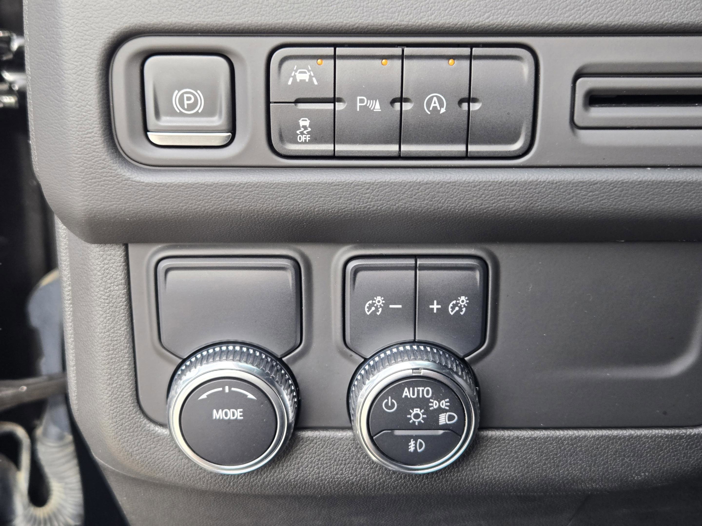 Used 2023 GMC Yukon SLT image 23