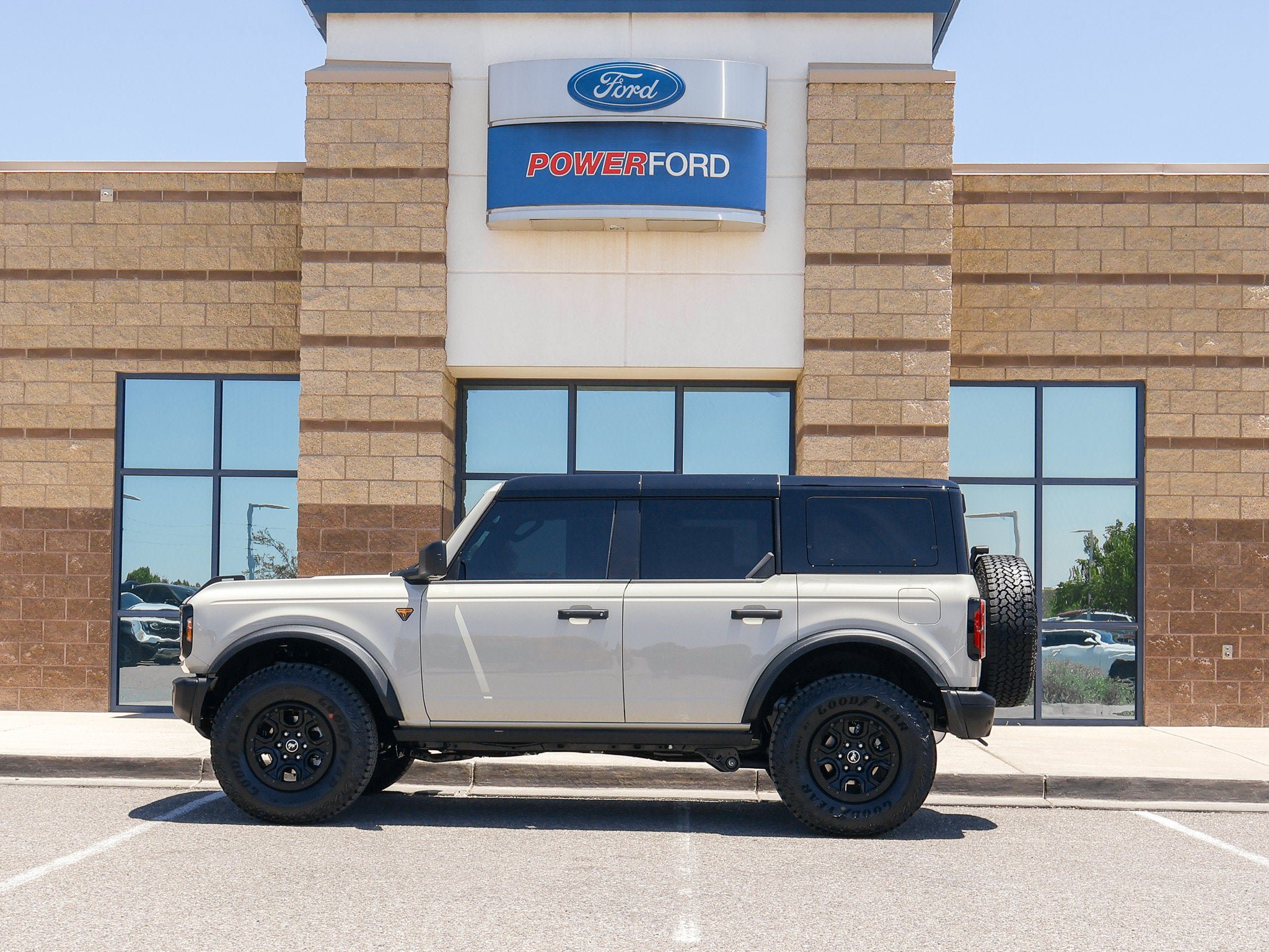 New 2026 Ford Bronco Badlands AWD/4WD image 9
