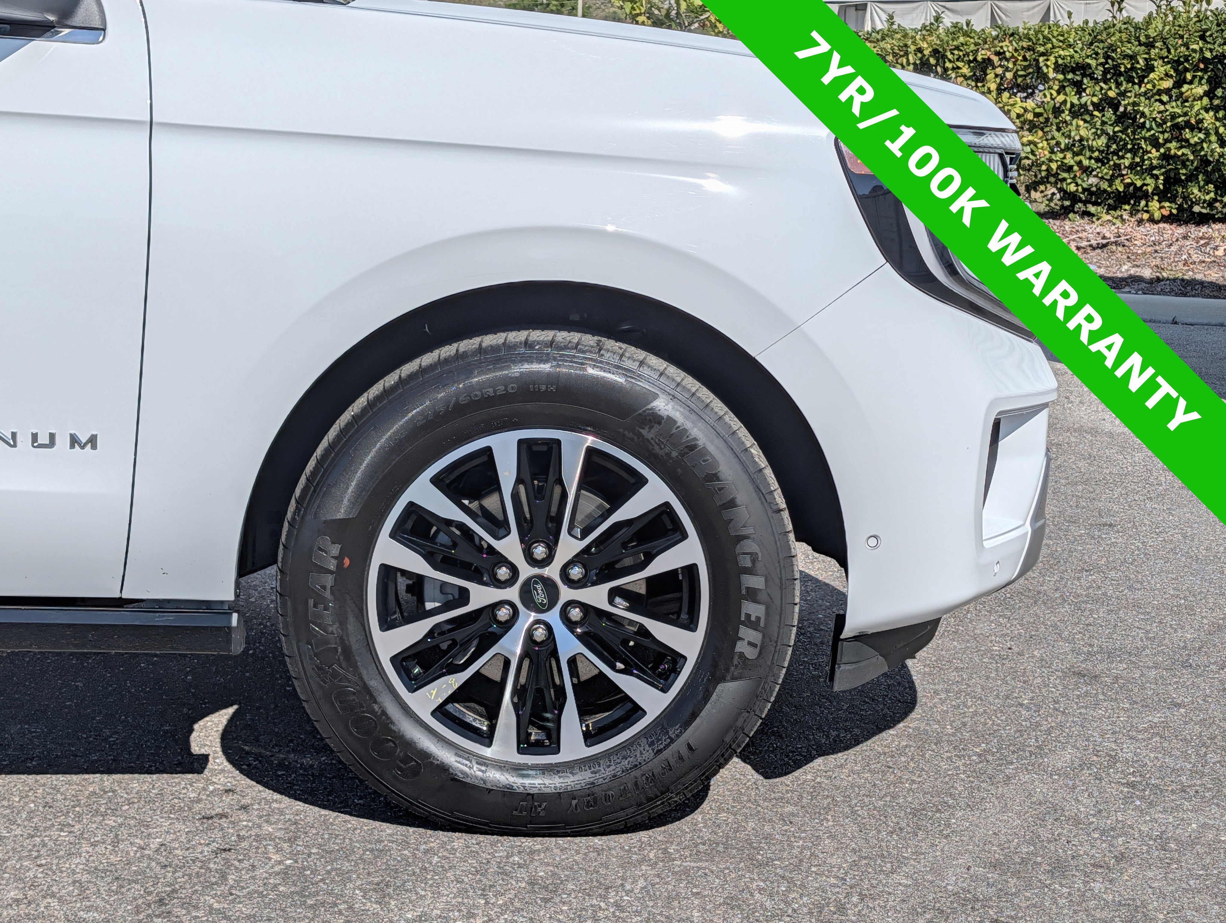 Certified 2025 Ford Expedition Max Platinum image 11