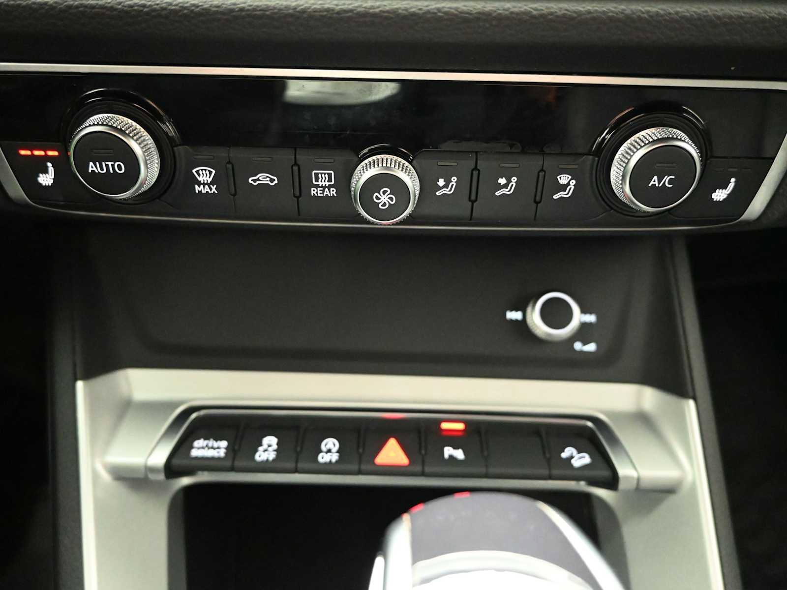 Used 2022 Audi Q3 2.0T Premium image 15