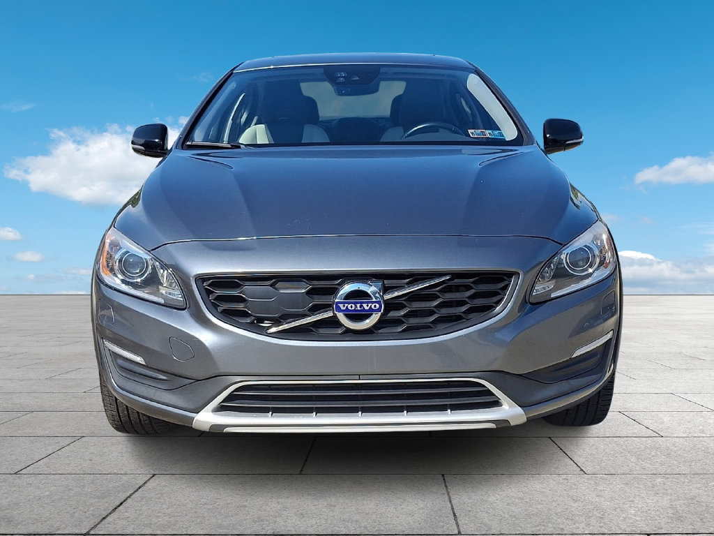 Used 2017 Volvo S60 T5 Cross Country Platinum AWD/4WD image 2