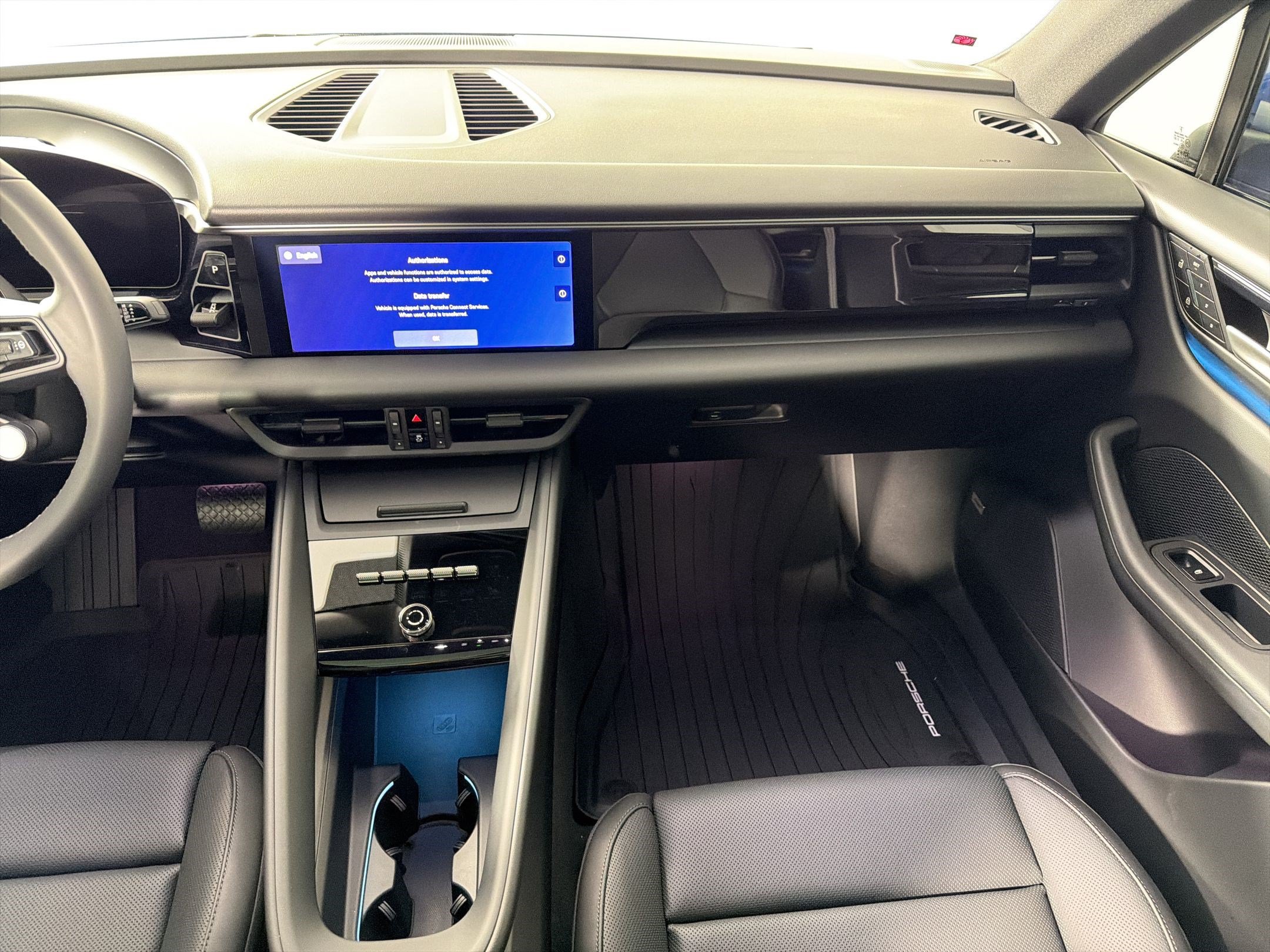 Used 2026 Porsche Macan Electric RWD image 29