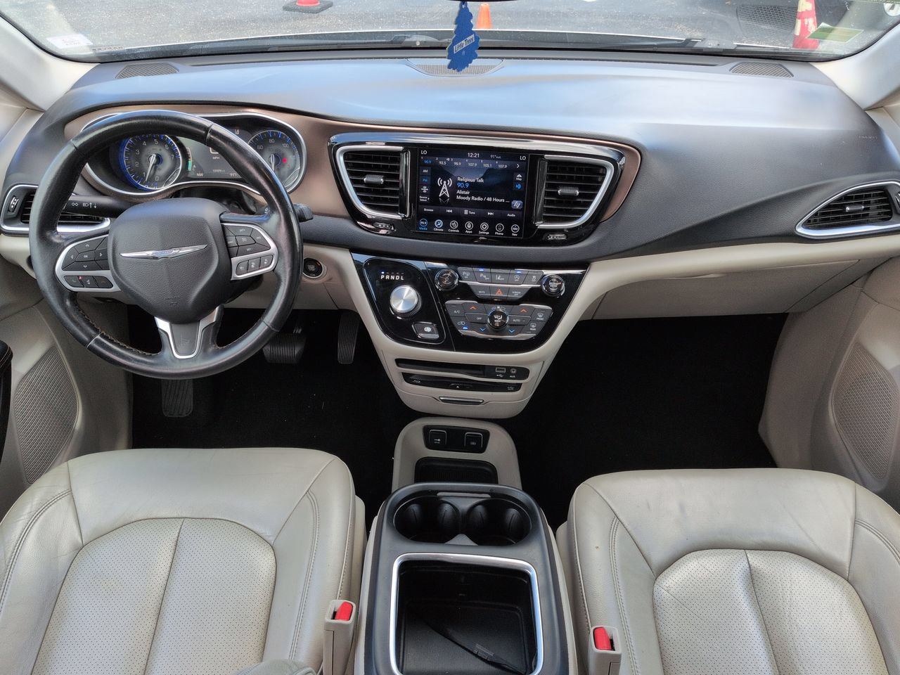 Used 2019 Chrysler Pacifica Touring-L Plus w/ Advanced Safetytec Group FWD image 15
