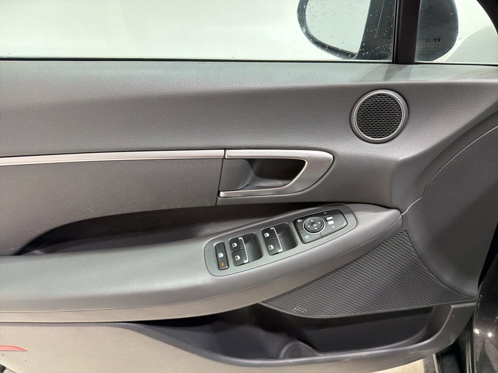 Used 2022 Hyundai Sonata SE image 12