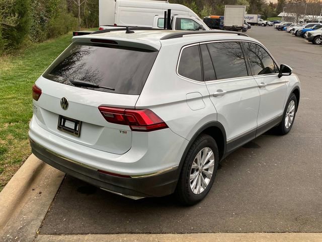 Used 2018 Volkswagen Tiguan SE w/ Panoramic Sunroof Package image 31