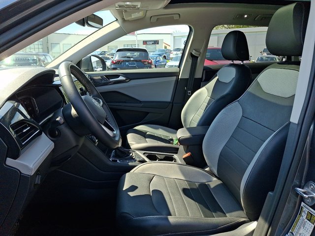 Certified 2022 Volkswagen Taos SEL AWD/4WD image 17