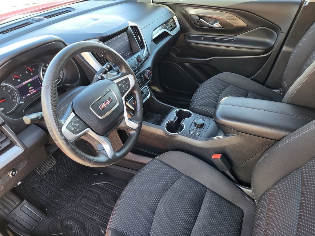Used 2023 GMC Terrain SLE w/ Driver Convenience Package image 10