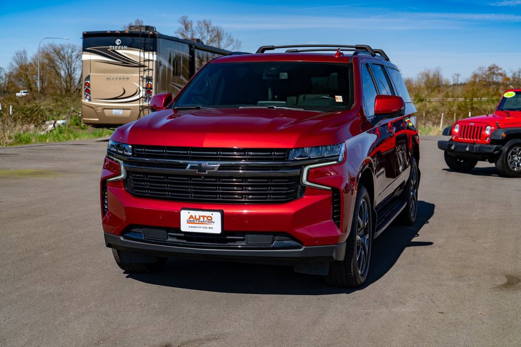 Used 2021 Chevrolet Suburban RST w/ Luxury Package AWD/4WD image 4