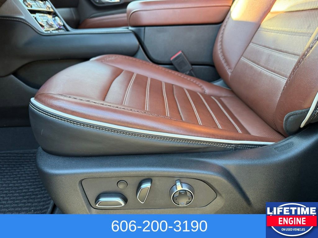 Used 2023 GMC Yukon Denali Ultimate AWD/4WD image 29