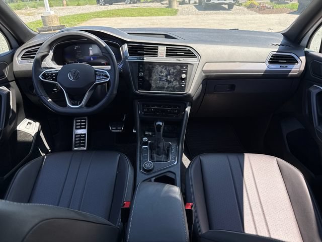 Used 2024 Volkswagen Tiguan SE R-Line AWD/4WD image 18