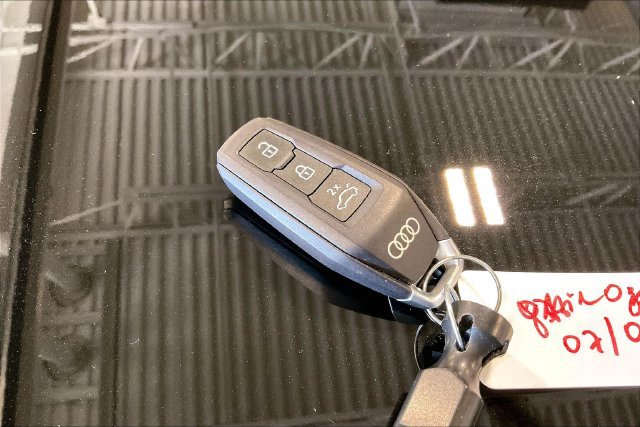 Certified 2025 Audi Q5 Premium Plus w/ Premium Plus AWD/4WD image 11