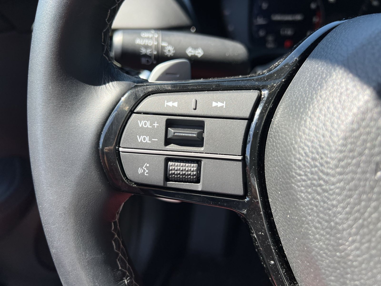 Certified 2025 Acura ADX FWD image 30