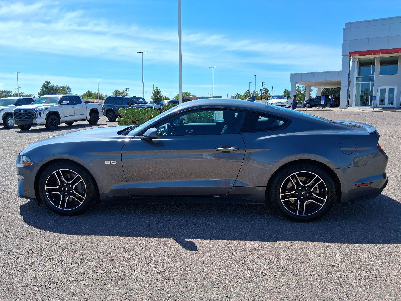 Used 2022 Ford Mustang GT Premium w/ Equipment Group 401A RWD image 3