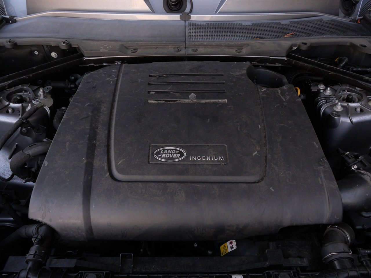 Used 2022 Land Rover Defender 110 S image 24