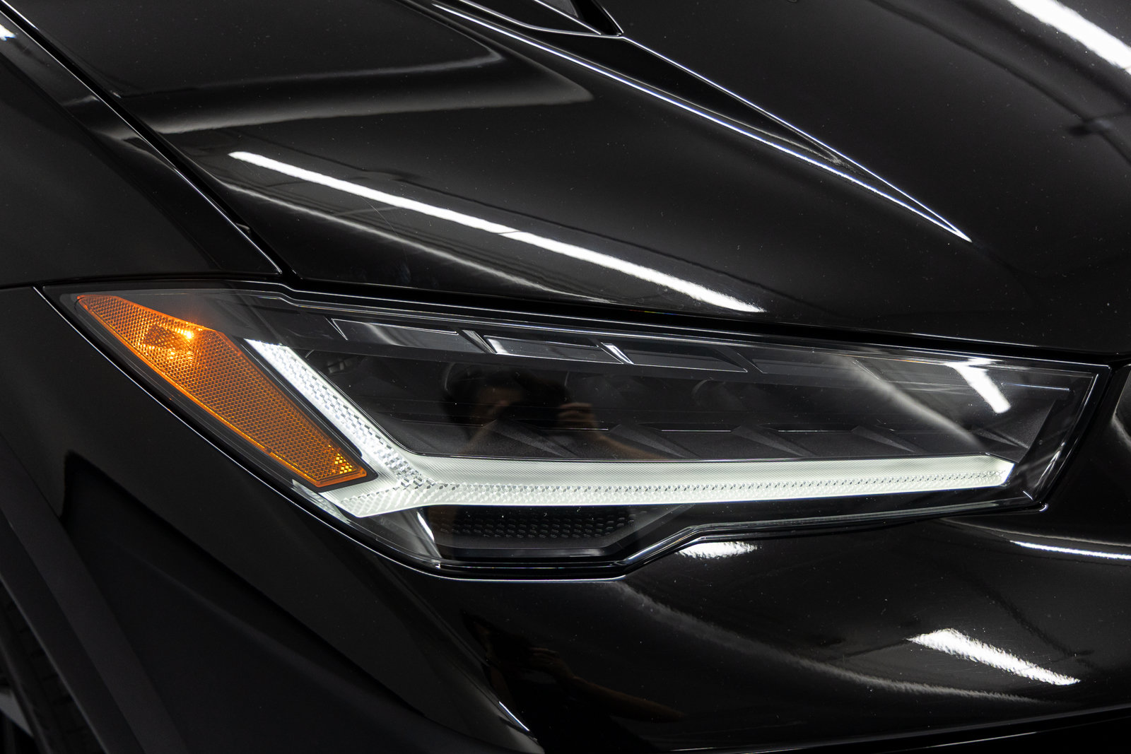 Used 2024 Lamborghini Urus S AWD/4WD image 13