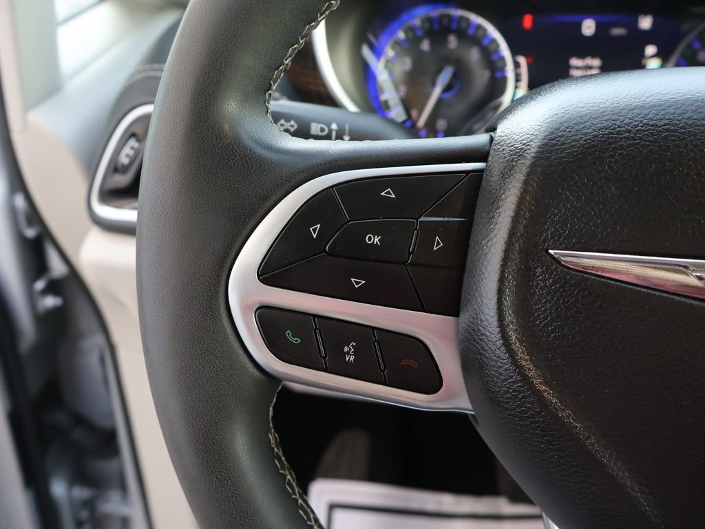 Used 2024 Chrysler Pacifica Limited image 29