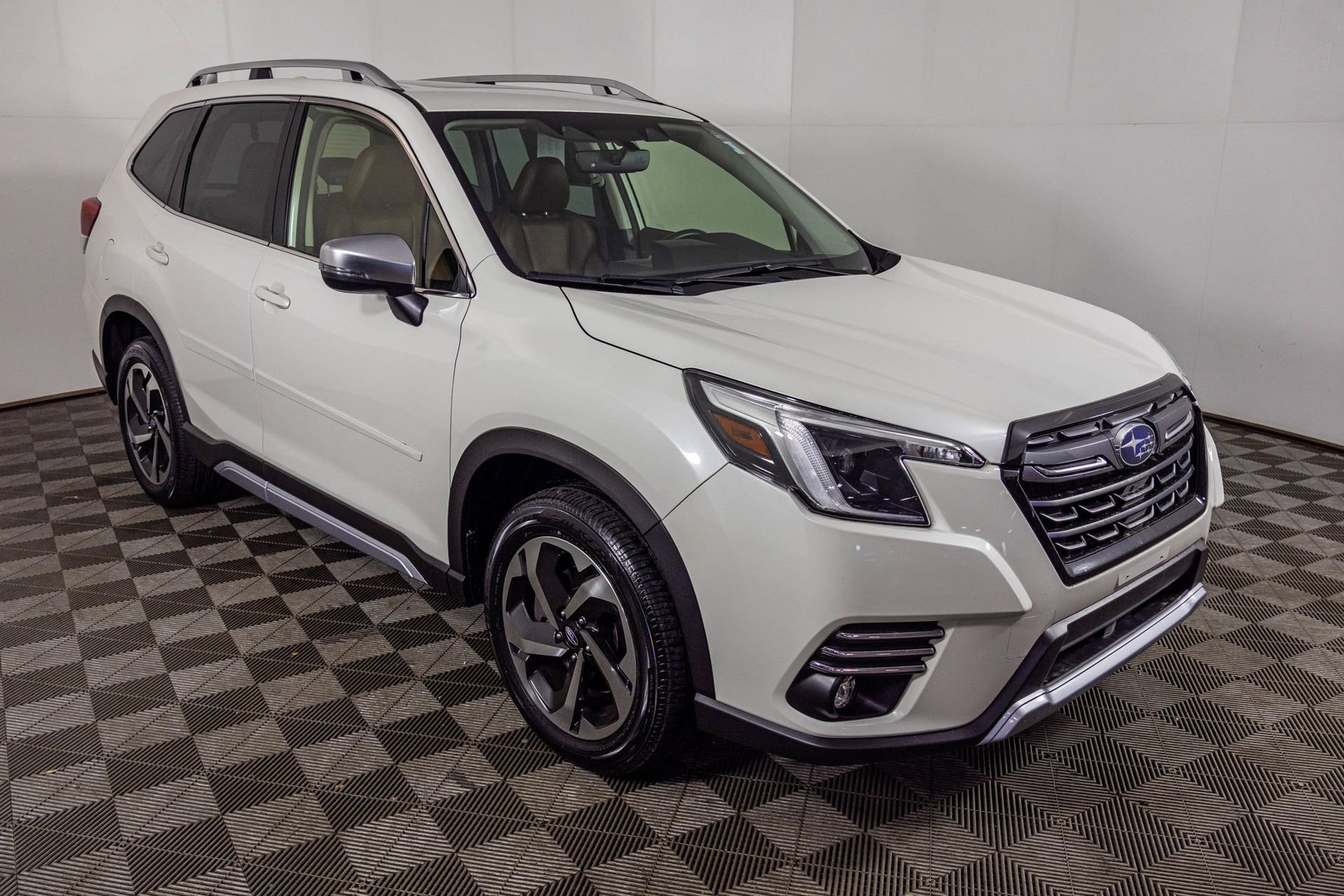 Used 2023 Subaru Forester Touring AWD/4WD image 16