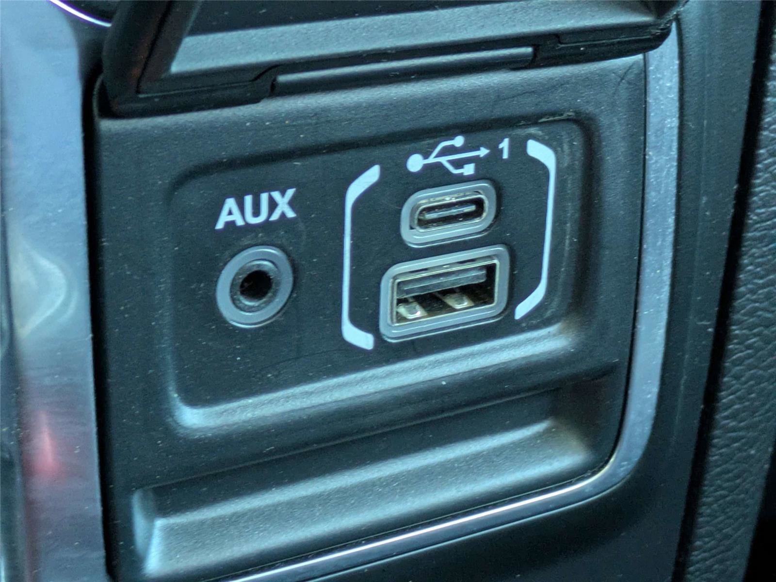 Used 2019 Jeep Wrangler Unlimited Rubicon AWD/4WD image 23