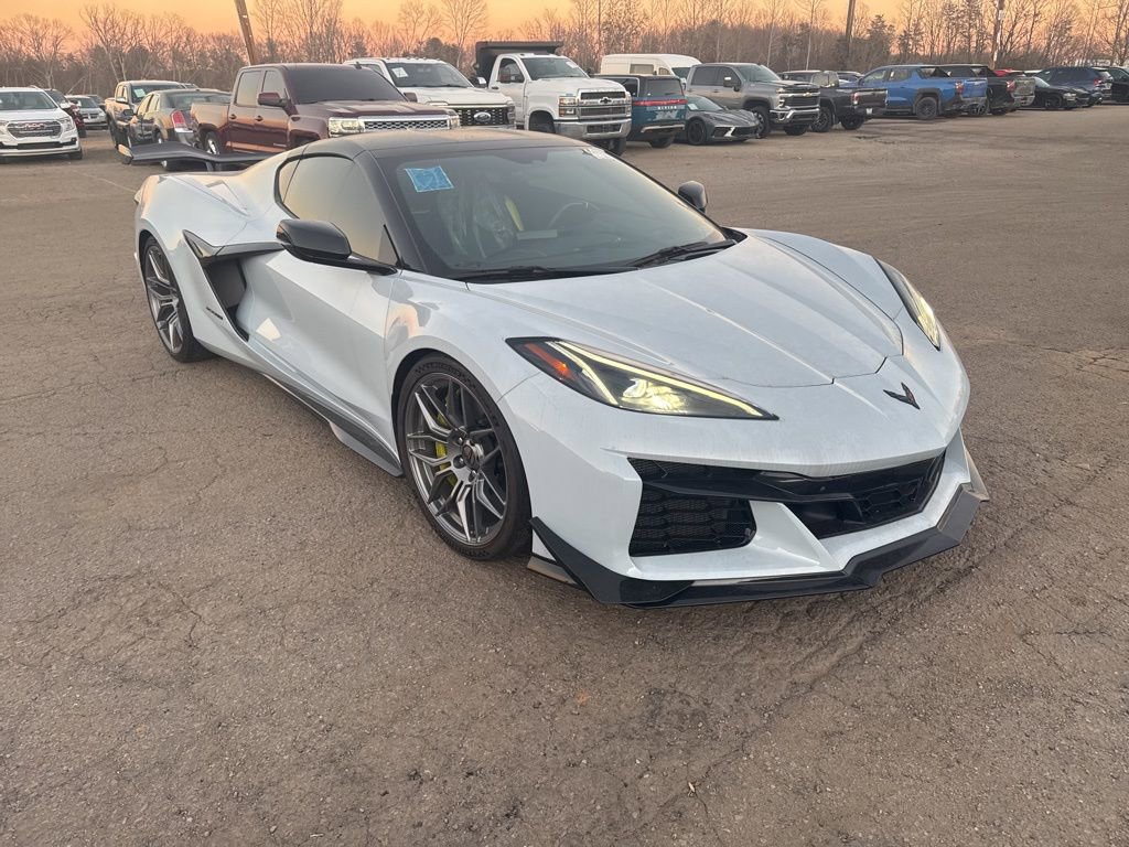 Used 2023 Chevrolet Corvette Z06 w/ Z07 Performance Package image 4
