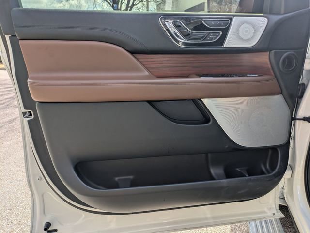 Used 2024 Lincoln Navigator Reserve image 25